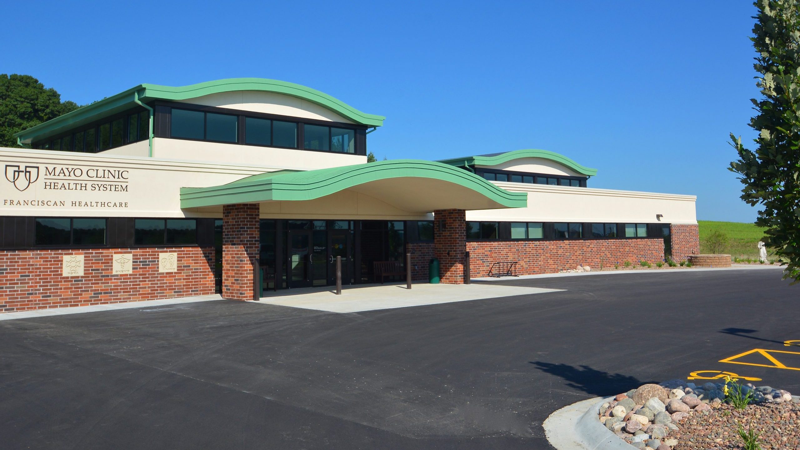 MCHS - ARCADIA CLINIC - FEATURED MOBILE IMAGE